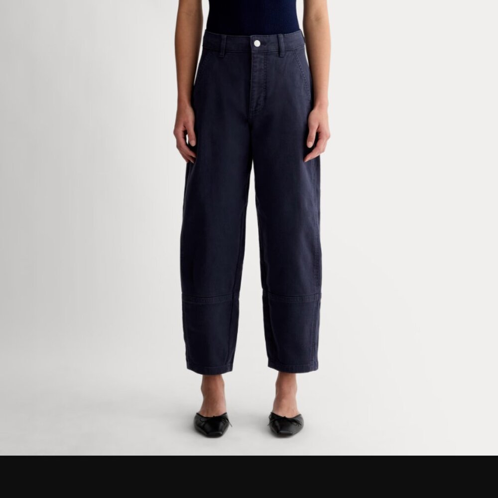 Everlane Utility Barrel Pant, size 4, in navy